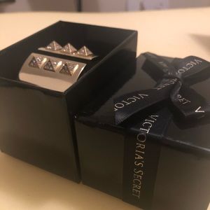 ✨ HOST PICK ✨Victoria’s Secret Gold Cuff